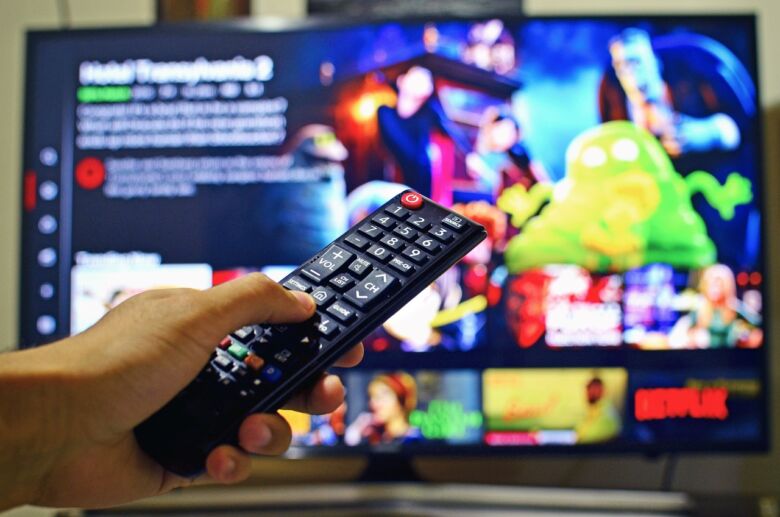 海外で日本のテレビを観る方法は？利用できる手段や注意点などを解説