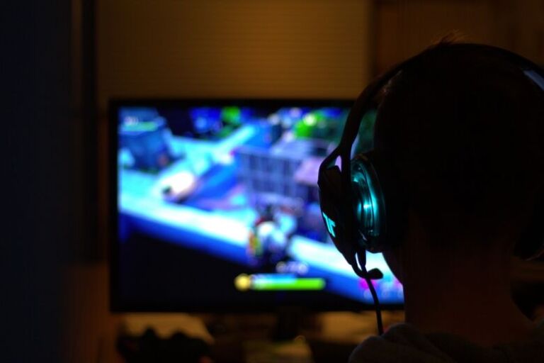 海外アダルトサイトが見れない理由と対処法！VPNで安全に見る手順
