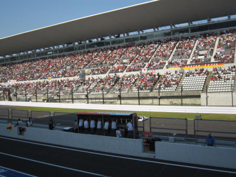 【2025年11月】F1放送を無料で見る安全な方法とおすすめVPN3選